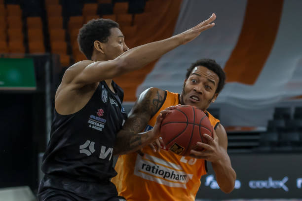 然会为了球 然会为了球