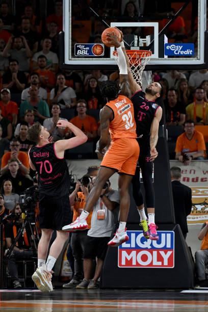 外双线发展 外双线发展